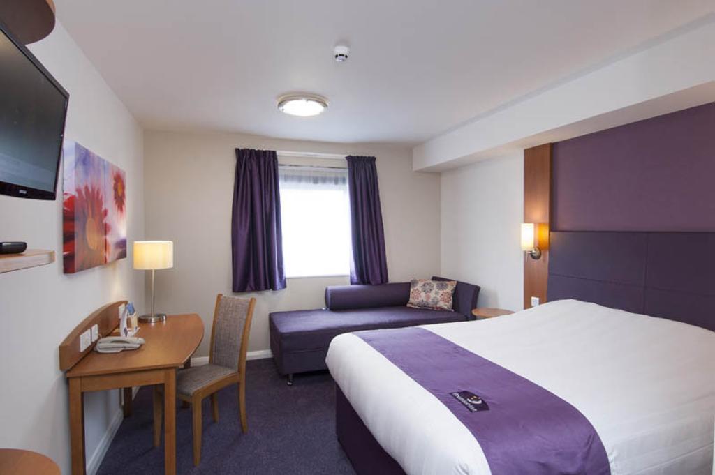 Premier Inn Ashford Central Extérieur photo