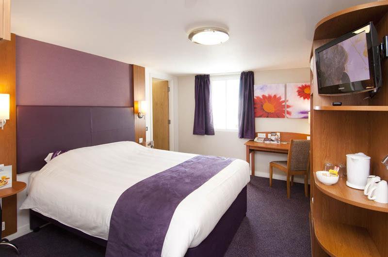 Premier Inn Ashford Central Extérieur photo