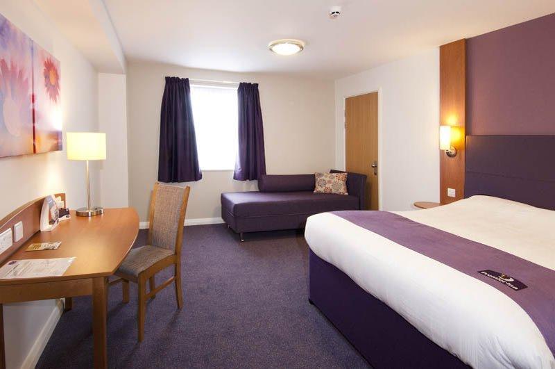 Premier Inn Ashford Central Extérieur photo